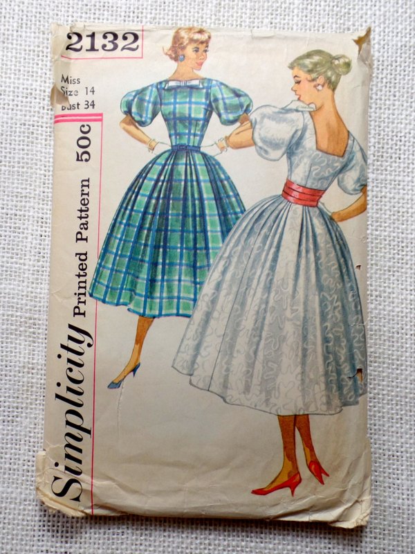 Simplicity 2132, young miss pattern with large puffed sleeves